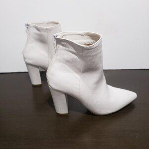 White Pabbled Faux Leather Block Heel Back Zip Ankle Booties 38/US 7,5